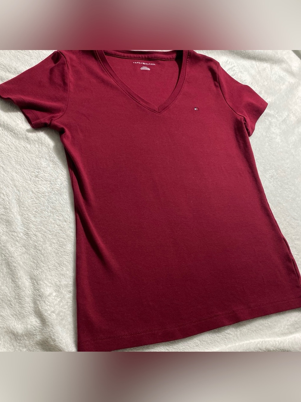 Tommy Hilfiger Women's V-Neck Tee in Deep Wine